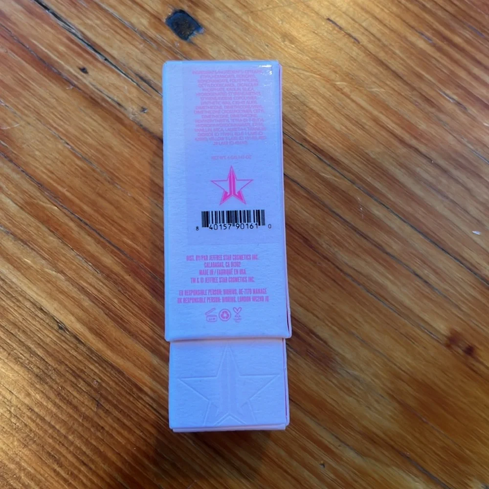 Hot Commodity New in box Jeffree‎ Star Velvet Trap Lipstick Hot Pink matte